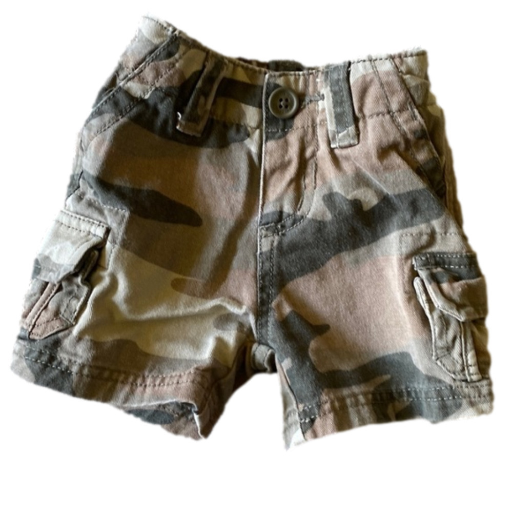 Little 77 camp cargo shorts 0-3months